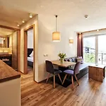 Amaris Apartment *